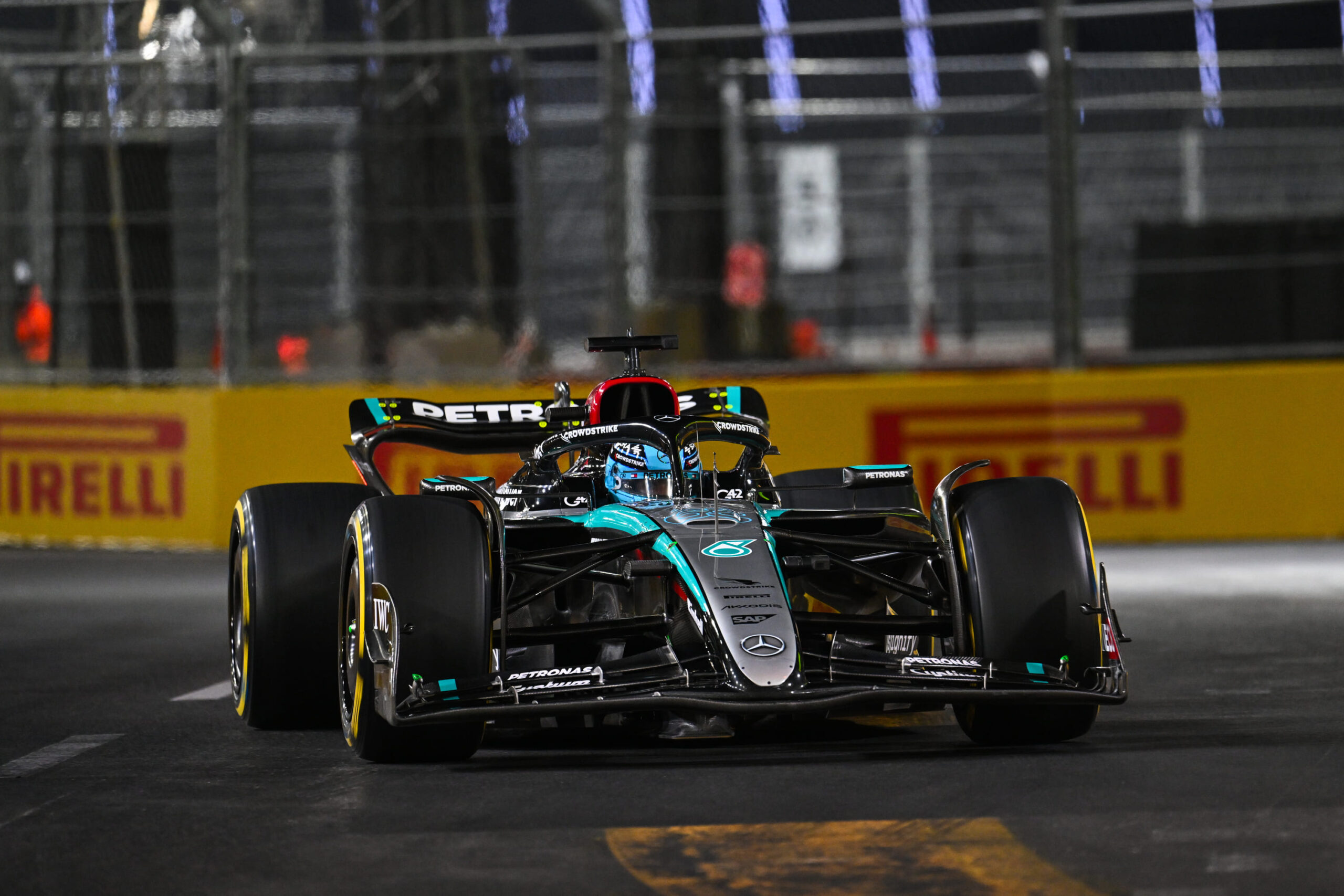 F1: Russell busca evoluir no ritmo de corrida em 2025