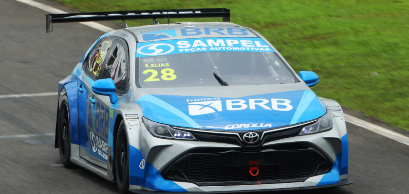 Enzo Elias escala seis posições e termina sprint da Stock Car em oitavo