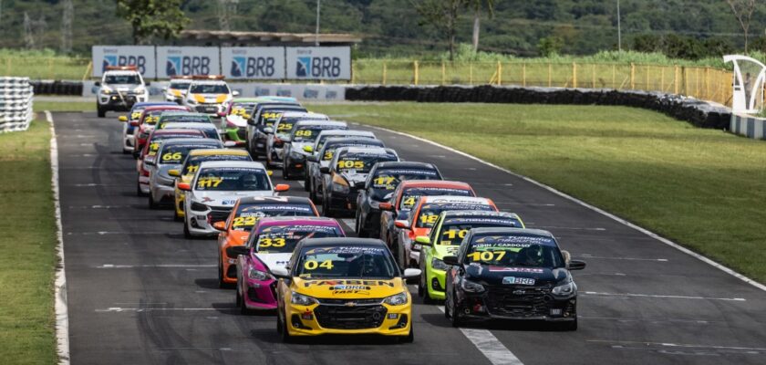 Turismo Nacional: 14 pilotos disputam o título do Campeonato Sprint em Goiânia