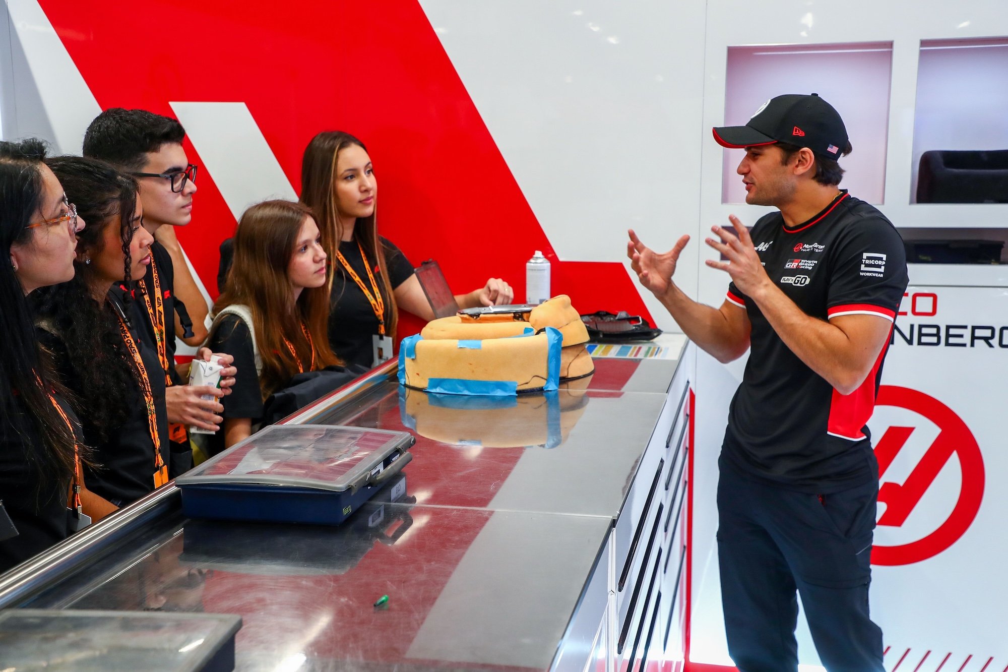 F1: Fórmula 1 lança programa educacional para jovens que engloba o Brasil