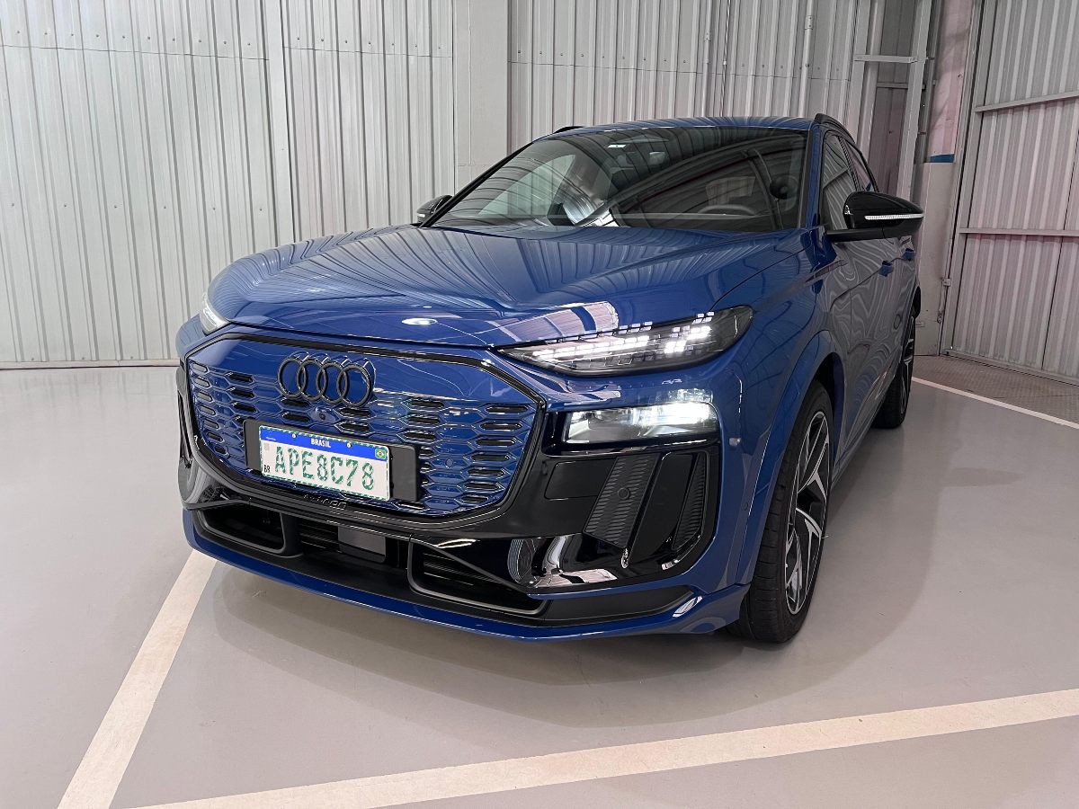 Novo Q6 e-tron traz nova plataforma da Audi ao Brasil com luxo e tem tela até para o passageiro