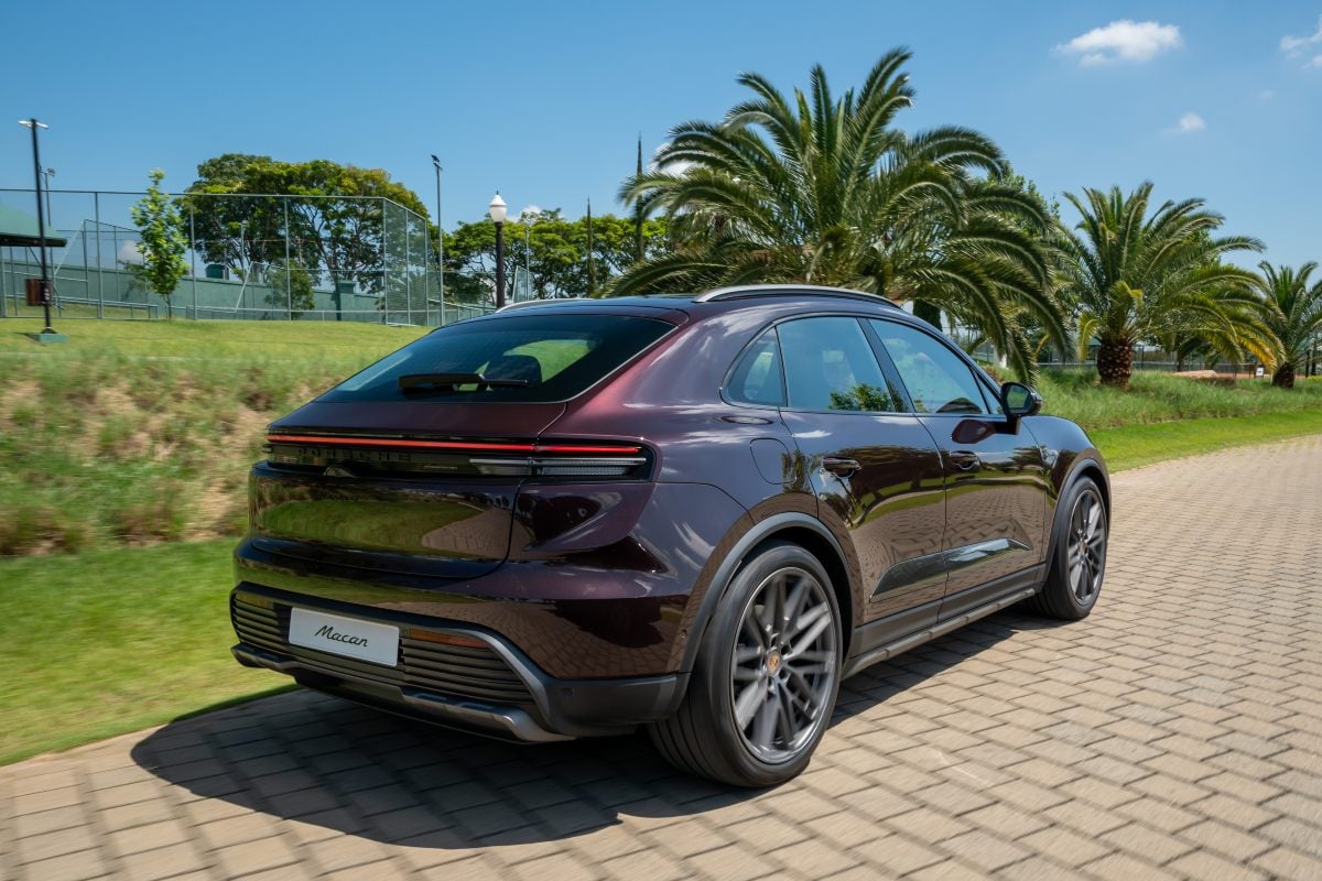 Novo Porsche Macan 2025 chega ao Brasil em quatro versões elétricas