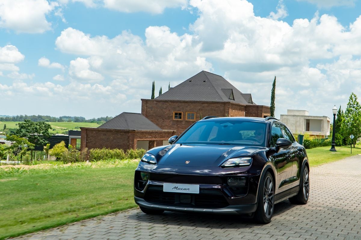 Novo Porsche Macan 2025 chega ao Brasil em quatro versões elétricas