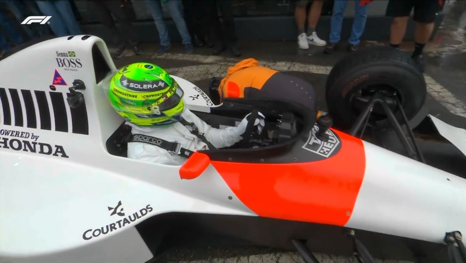 F1: Veja as fotos de Hamilton pilotando a McLaren MP4/5B de Senna em Interlagos