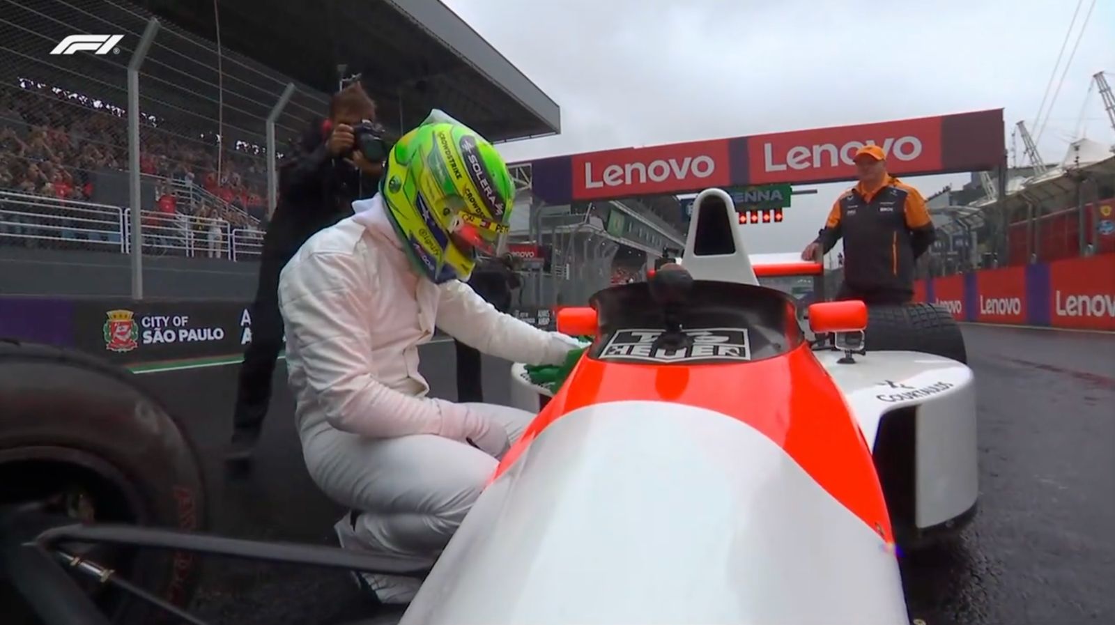 F1: Veja as fotos de Hamilton pilotando a McLaren MP4/5B de Senna em Interlagos