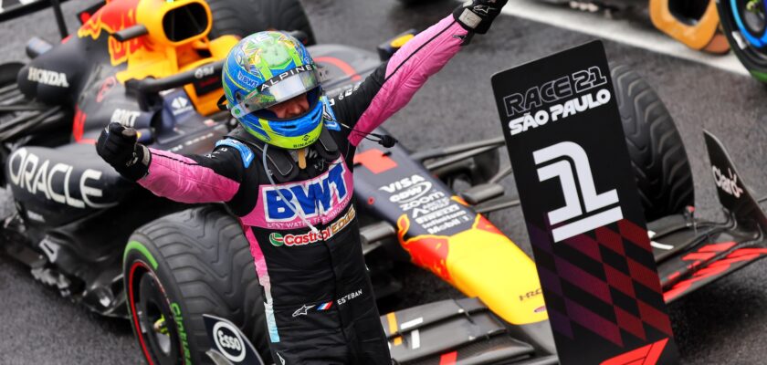 F1: Ocon celebra pódio no GP de São Paulo após corrida desafiadora sob chuva intensa