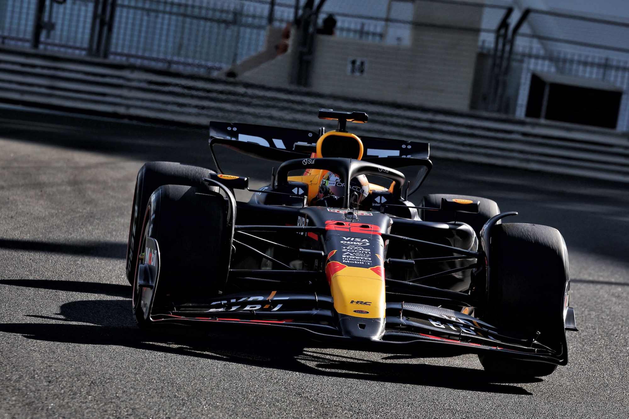 F1: Yuki Tsunoda estreia no carro da Red Bull em teste pós-temporada