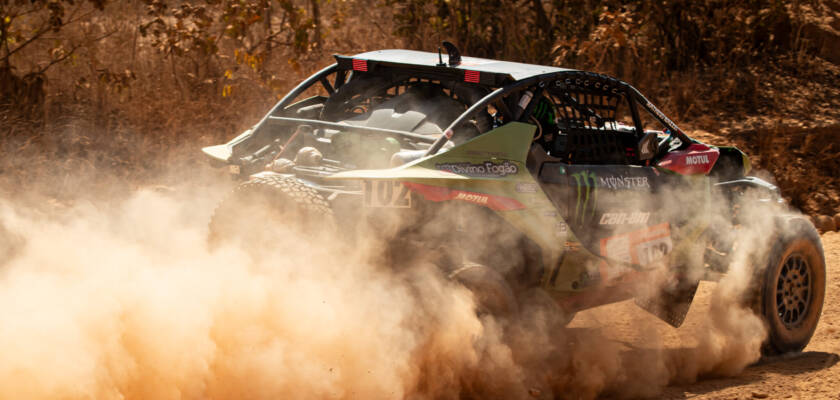 Rodrigo Varela vence primeiro dia do Rally Terra Verde