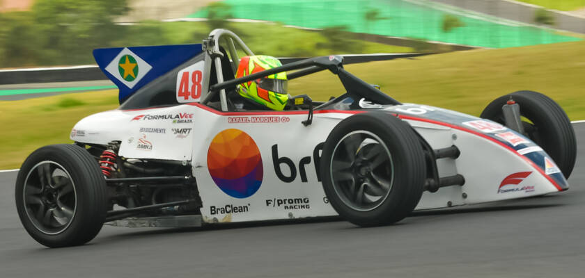 Rafael Marques é campeão da FVee Júnior com vitória por apenas 0s026 em Interlagos