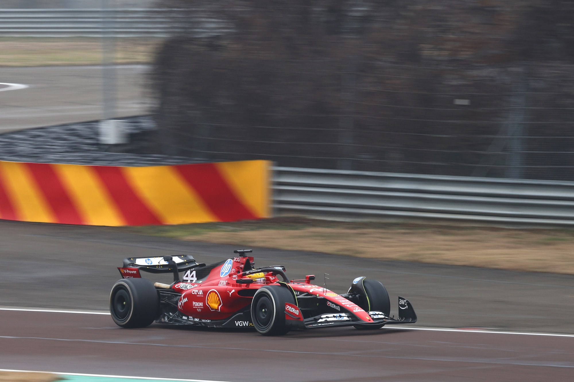 Galeria: Primeiras fotos de Hamilton pilotando uma Ferrari na Fórmula 1