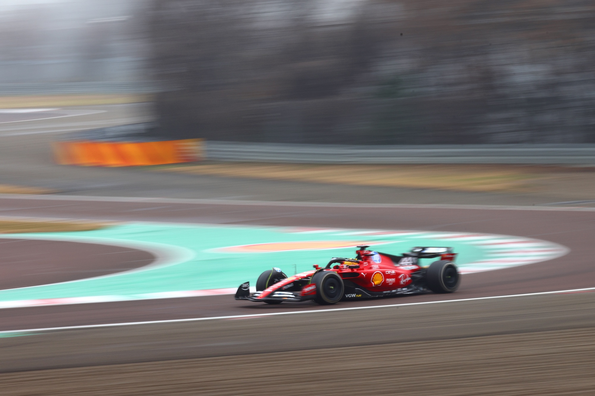 Galeria: Primeiras fotos de Hamilton pilotando uma Ferrari na Fórmula 1