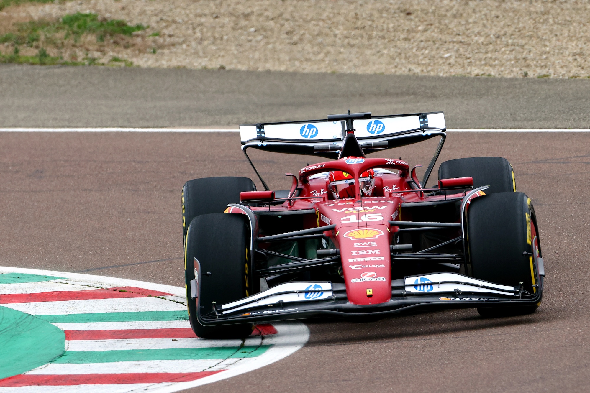 F1: Leclerc dá as primeiras voltas com o Ferrari SF-25 em Fiorano; veja as fotos