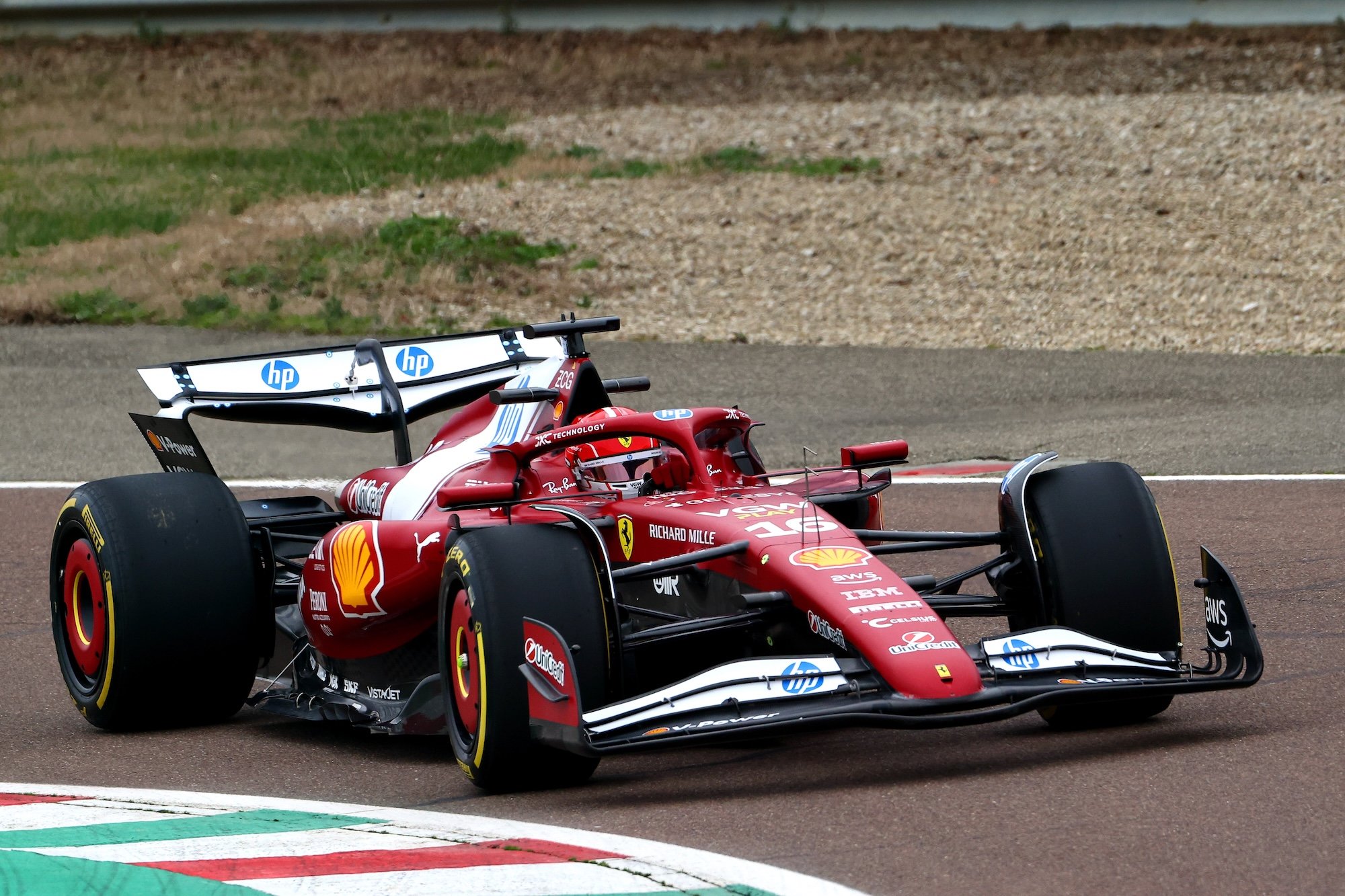 F1: Leclerc dá as primeiras voltas com o Ferrari SF-25 em Fiorano; veja as fotos