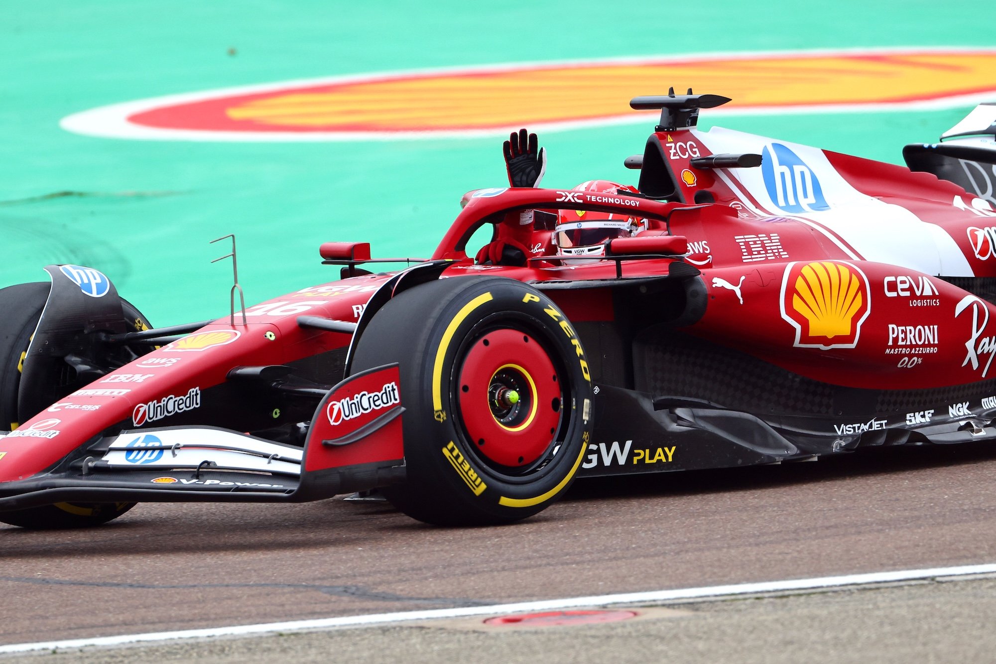 F1: Leclerc dá as primeiras voltas com o Ferrari SF-25 em Fiorano; veja as fotos