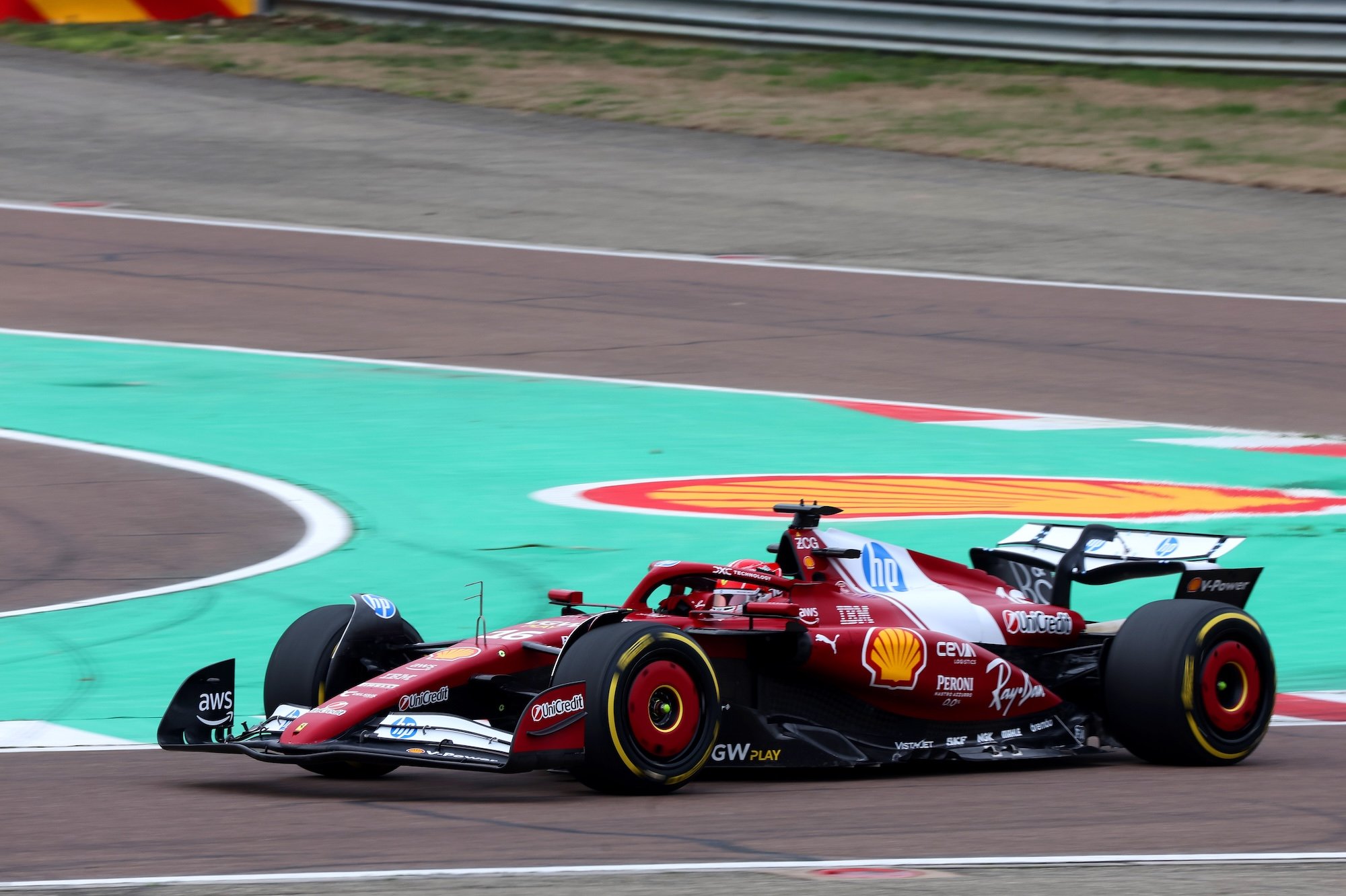 F1: Leclerc dá as primeiras voltas com o Ferrari SF-25 em Fiorano; veja as fotos